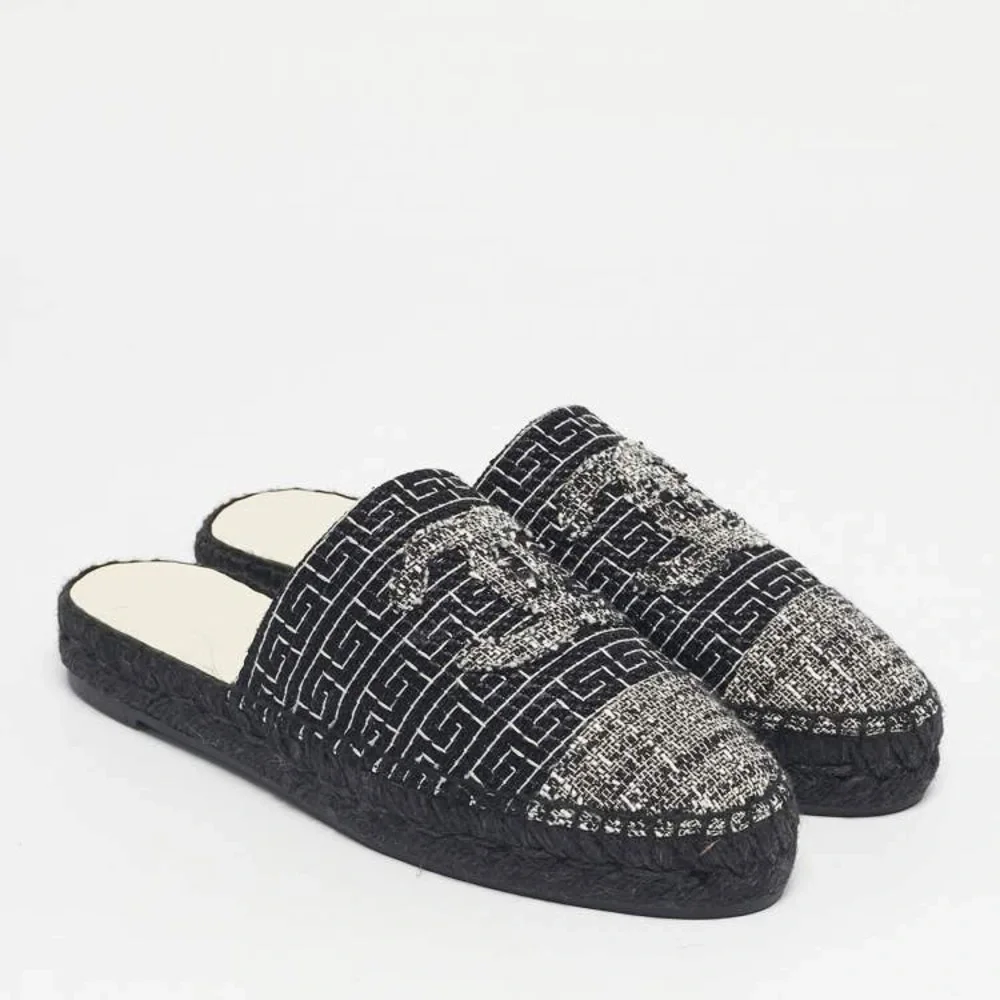 NEW Chanel Authentic Brand New CC Tweed Espadrilles/Mules Black Grey EU39 US:8.5